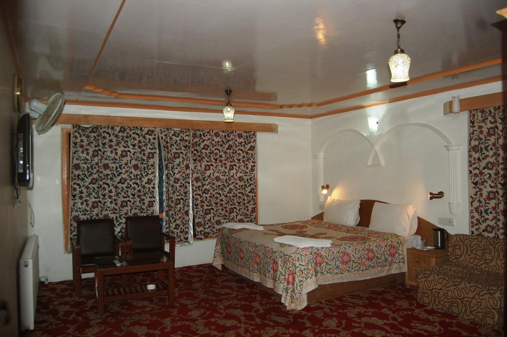 Hotel Paradise Inn Pahalgām Eksteriør billede