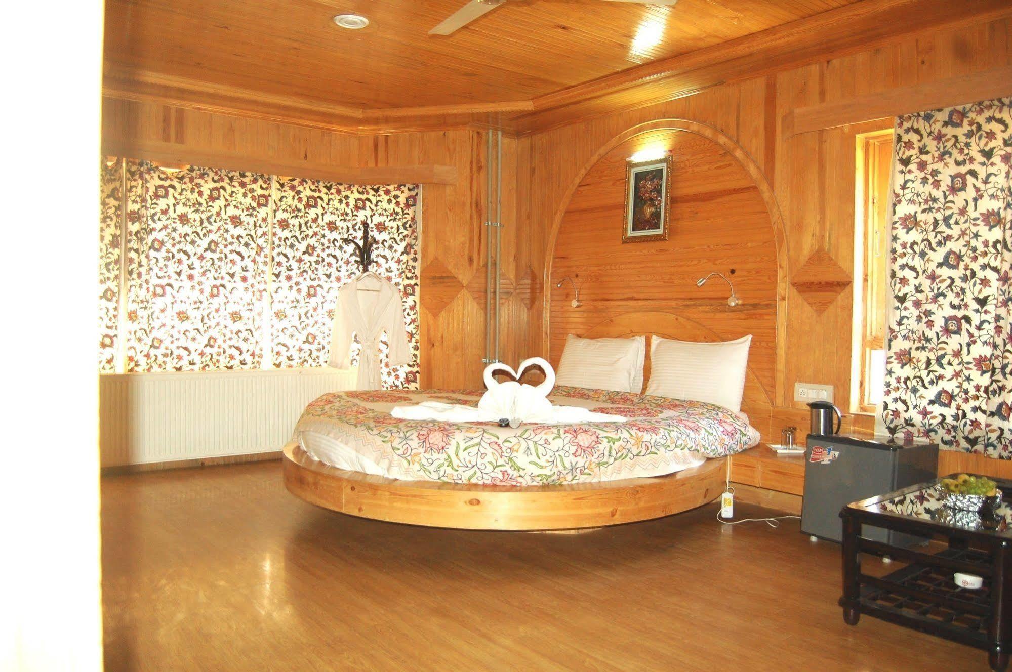 Hotel Paradise Inn Pahalgām Eksteriør billede