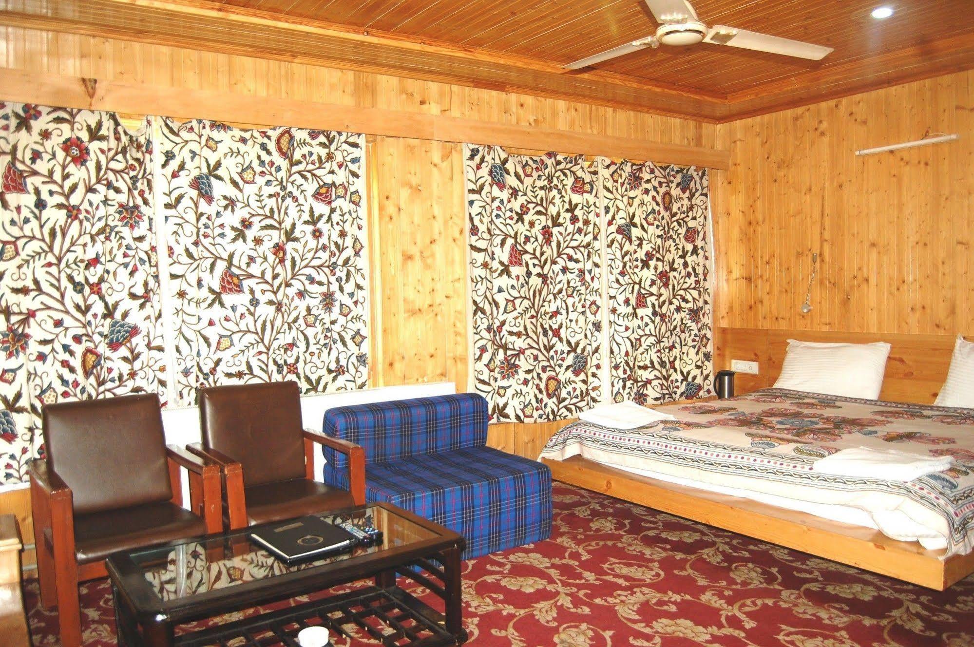 Hotel Paradise Inn Pahalgām Eksteriør billede