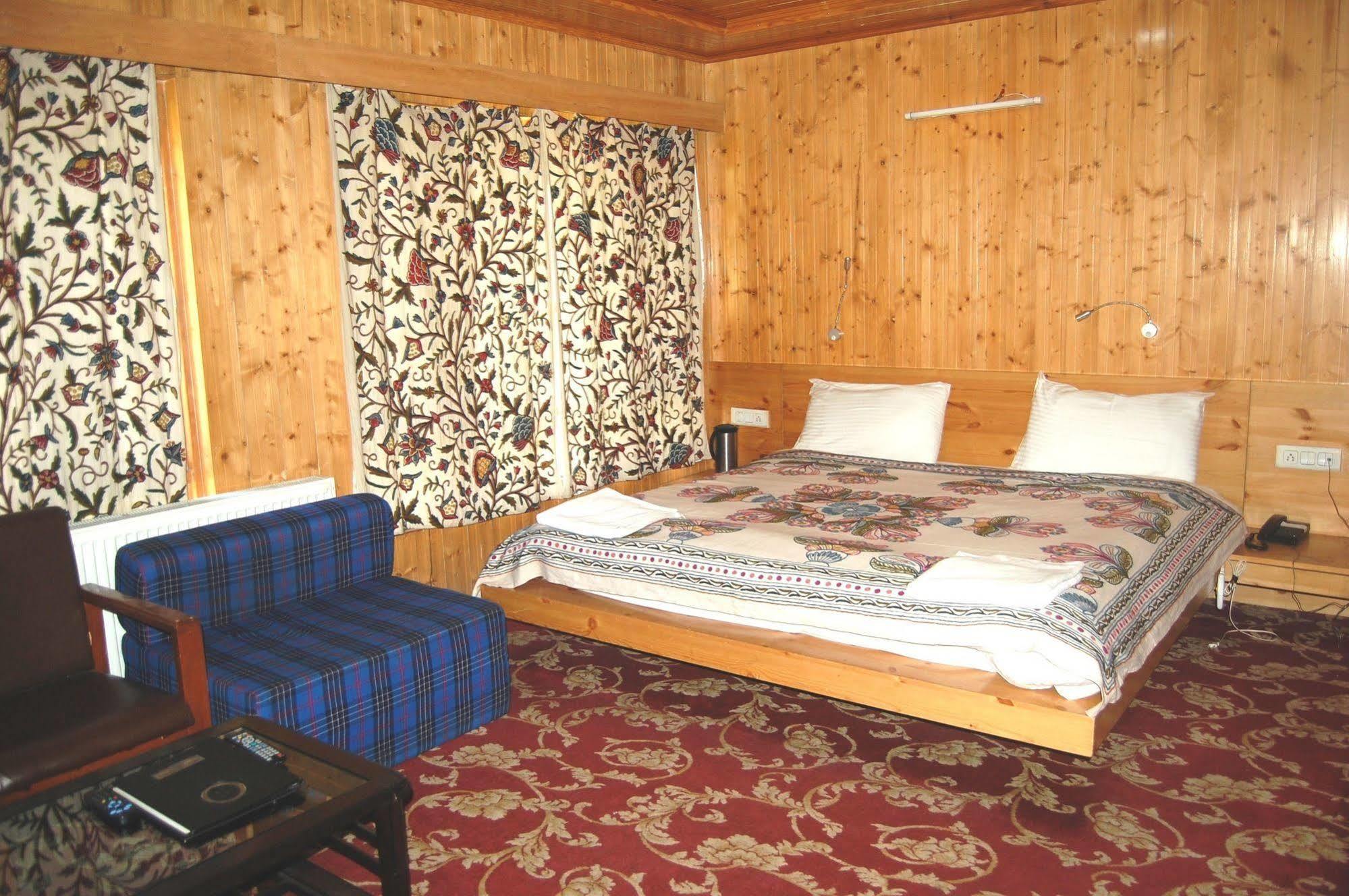 Hotel Paradise Inn Pahalgām Eksteriør billede